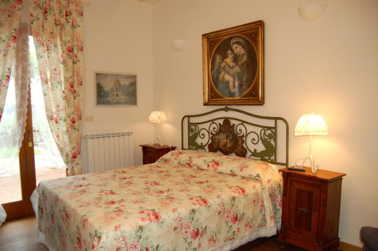 La Rocca Di Montalbino Apartment Монтеспертоли Стая снимка