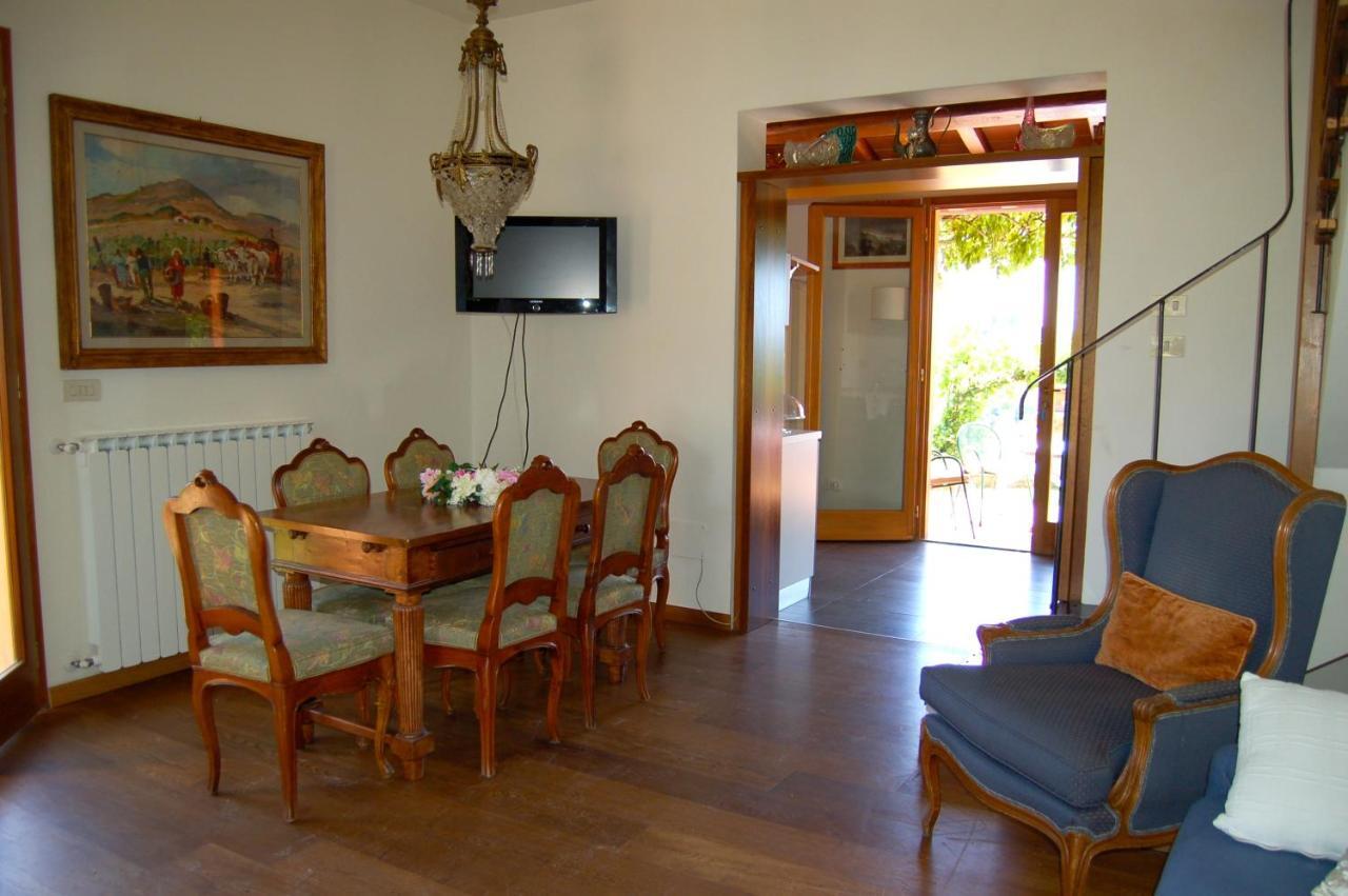 La Rocca Di Montalbino Apartment Монтеспертоли Стая снимка